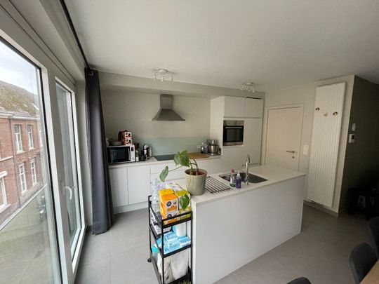 Lichtrijk appartement in hartje Gent met autostaanplaats - Foto 1