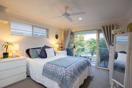 Elegant 3-Bedroom Townhouse Overlooking the Golf Course !! - Photo 4