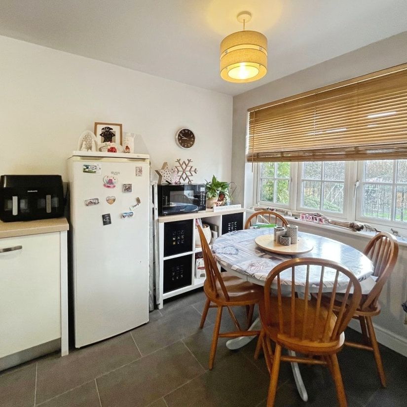 Ffordd Dol Y Coed, Llanharan, PONTYCLUN - Photo 1