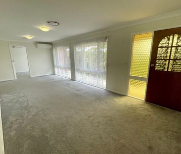 Charming 4-Bedroom Home in Quiet Hazelbrook Cul-de-Sac! - Photo 2