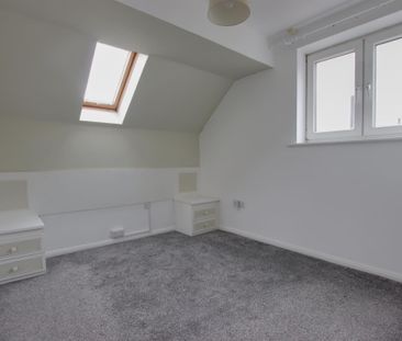 Over 55'S Only Fareham East Street Unfurnished - Photo 3
