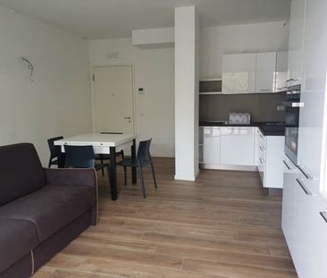 Appartamento Bilocale Classe A4 Con Terrazzo In Affitto - Photo 2