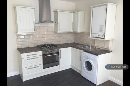 1 bedroom flat to rent - Photo 2