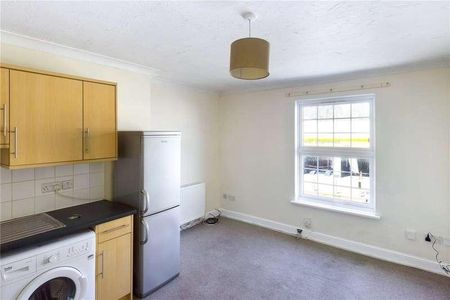 Worting Road, Basingstoke, Hampshire, RG22 - Photo 2