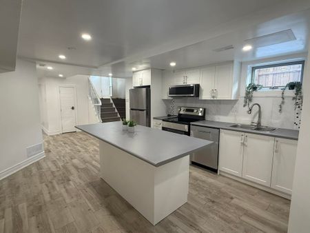 For Lease - 132 Meadowbank Road, Toronto, Ontario - Photo 5