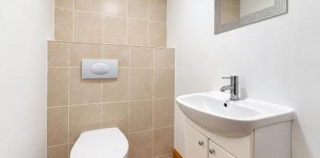 Southwood Road, Ramsgate, CT11 0AP, Kent - Photo 2