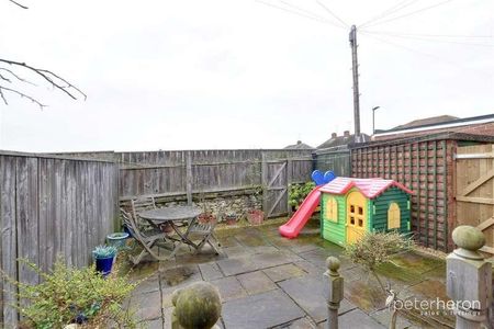 Dunmore Avenue, Seaburn, Sunderland, SR6 - Photo 4
