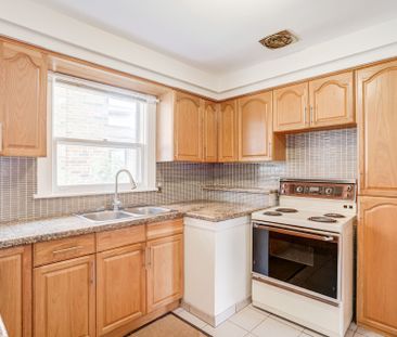 For Lease - 5 Paramount Court Unit# Main, Toronto, Ontario - Photo 6