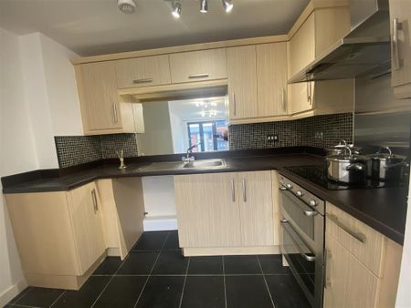 2 bedroom flat to rent - Photo 5