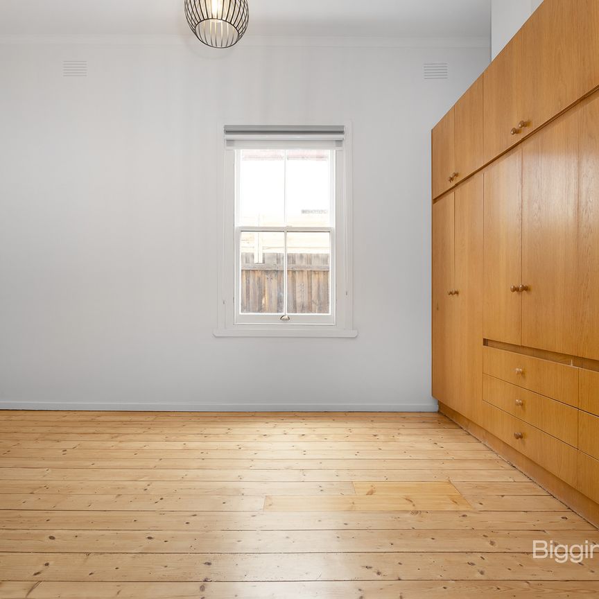 Charming Three-Bedroom Home in the Heart of Richmond - Photo 1
