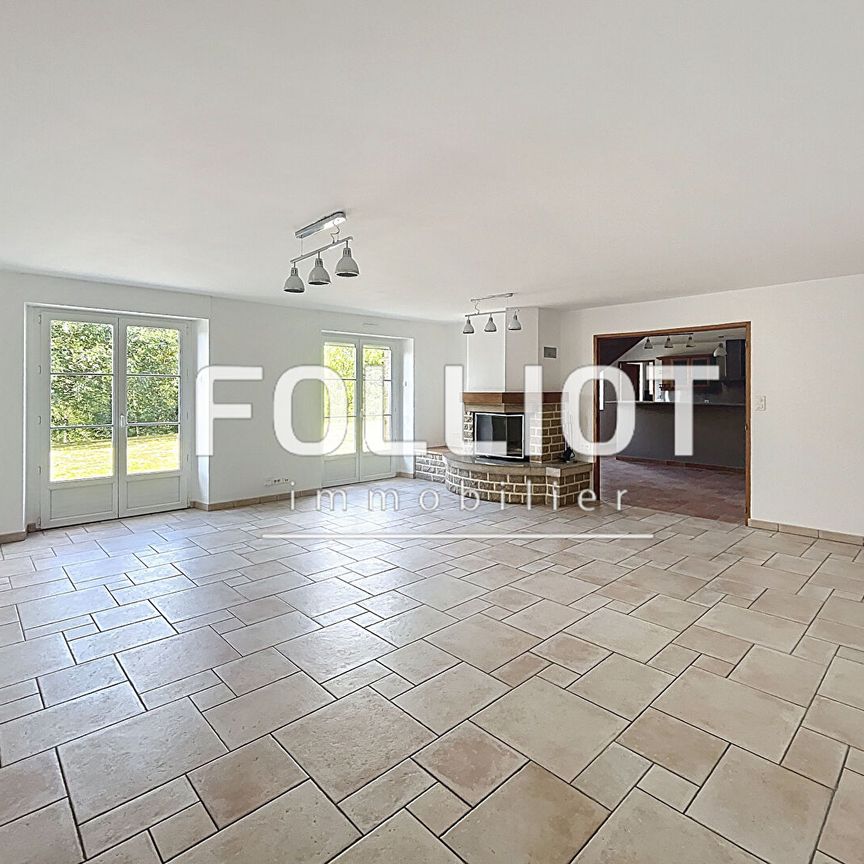 À louer : Maison familiale avec jardin à Fougères - Réf.2512CV - Photo 1