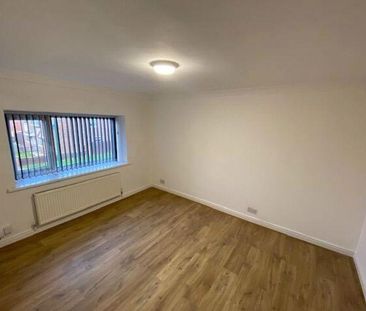 3 bedroom end of terrace house to rent - Photo 6