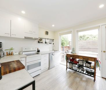 Well-Presented 2-Bedroom Front Unit in Prime Ringwood Location - Photo 3