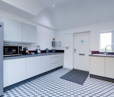 1 bedroom in a house share to rent - Photo 6