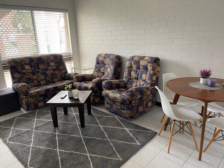 Inglewood - Photo 4