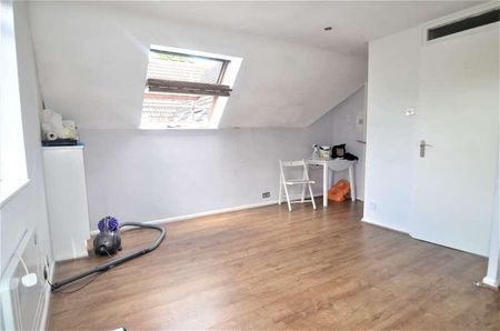 Moormede Crescent, Staines-upon-thames, TW18 - Photo 5