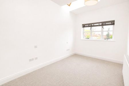 2 bedroom maisonette to rent - Photo 4