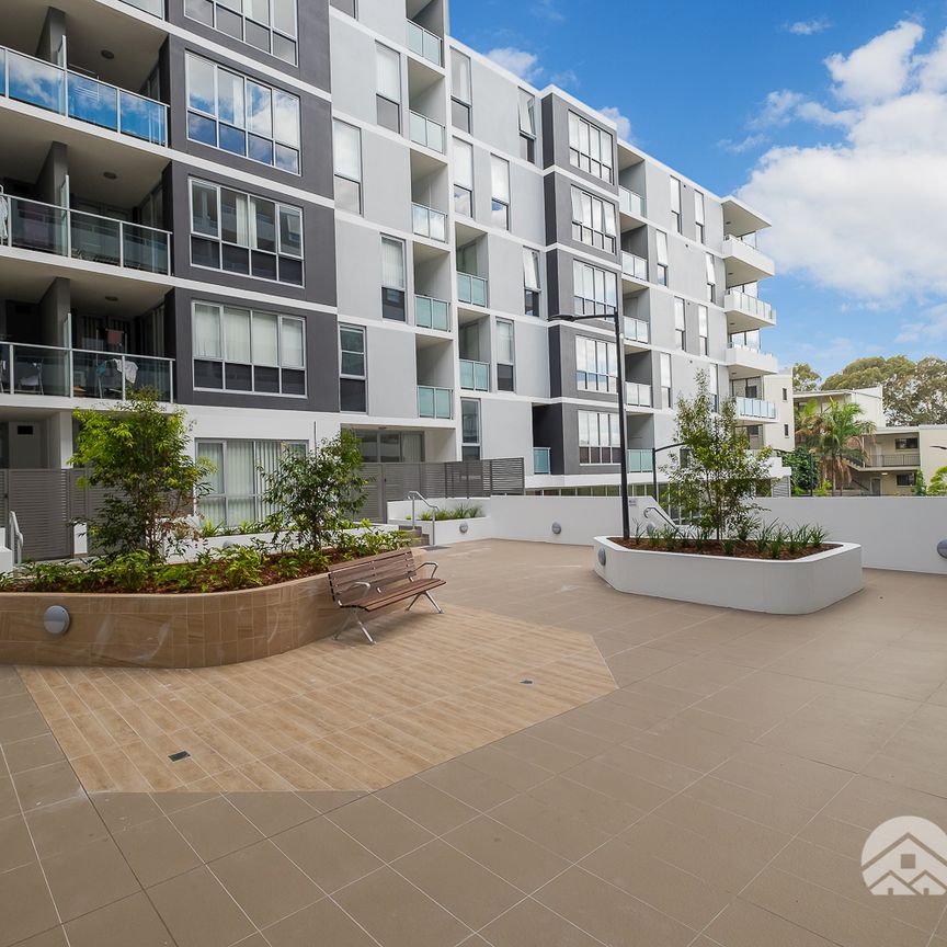 Entry via Block B,1-bed + study modern apartment now for lease - Photo 1