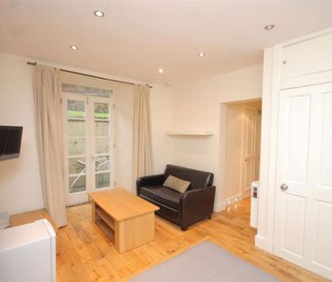 Studio to rent - Photo 1