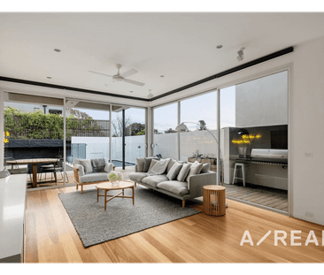 Elegant Edwardian Residence with Modern Extension and Swimming Pool - Photo 1