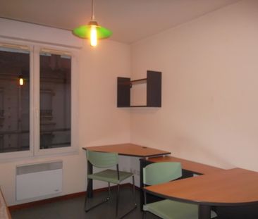 Location Appartement 1 pièce 18m² ST ETIENNE 42000 - Photo 4