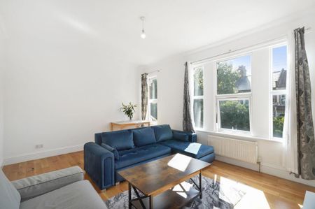 2 bedroom flat to rent - Photo 2