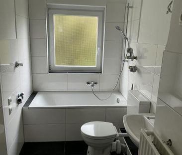 Wir modernisieren: gut aufgeteilte 4 Zimmer-Wohnung mit Balkon in L... - Photo 3