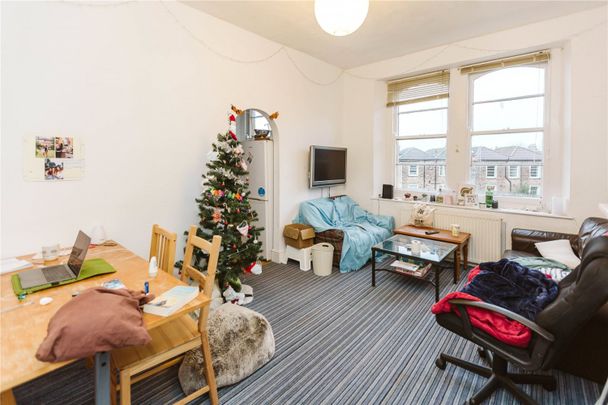 Clifton Park Road, - Photo 1