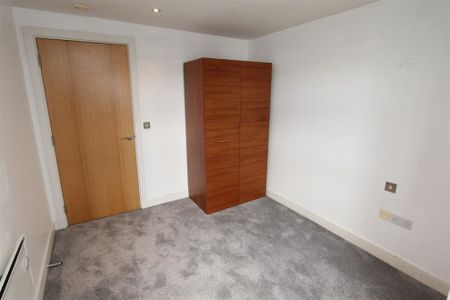 La Salle, Leeds City Centre, LS10 1NW - Photo 3