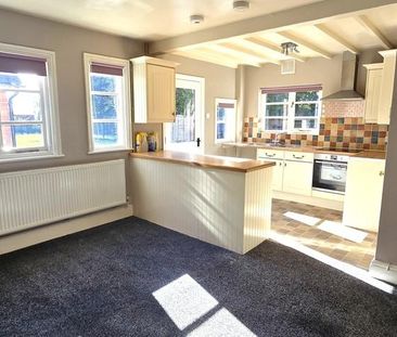 2 bedroom semi-detached house to rent - Photo 5