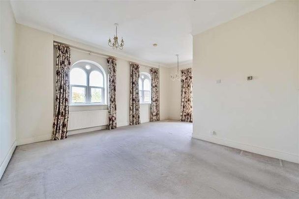 Crow Lane, Wilton, SP2 - Photo 1