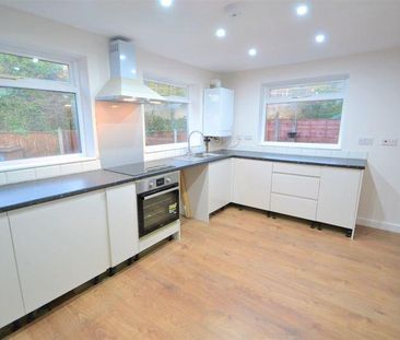 3 bedroom semi-detached house to rent - Photo 3