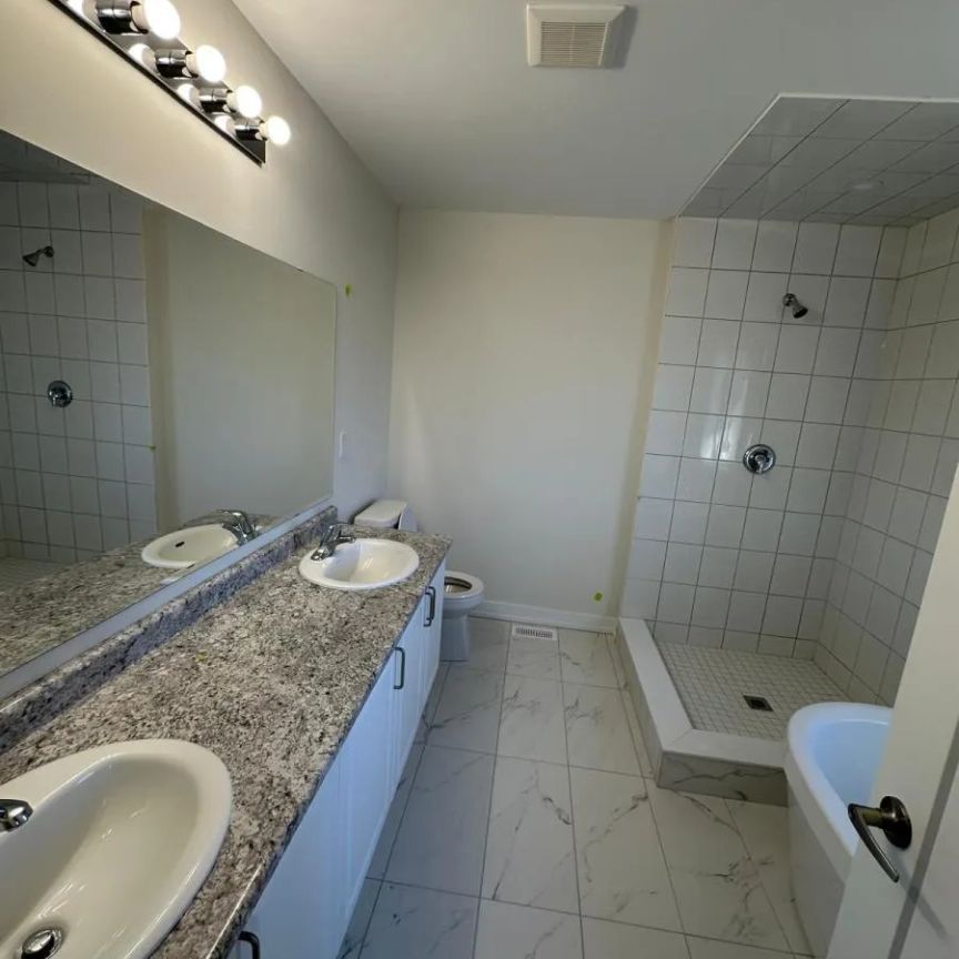 111 HENSHAW DRIVE - Photo 1