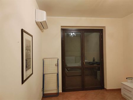 Aci trezza 3 vani arredato con garage - Photo 5