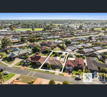 10 Sturt Street, Cobram, Vic 3644 - Photo 2