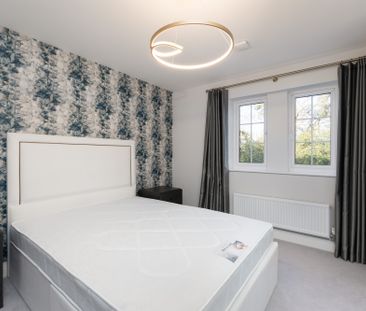 Merrileas Drive, Oxshott, Leatherhead, Surrey, KT22 flat to rent - Photo 5