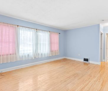 For Lease - 7962 Booth Street, Niagara Falls, Ontario - Photo 2