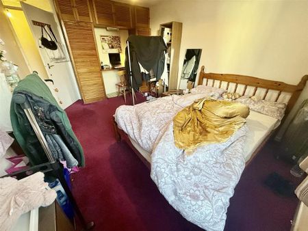 4 bedroom flat to rent - Photo 5