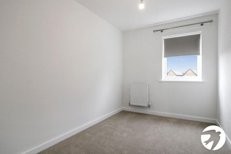 3 bedroom end of terrace house to rent - Photo 4