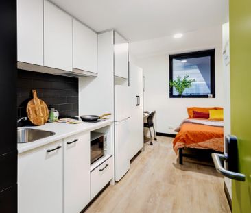 Private Studio Silver - Photo 3