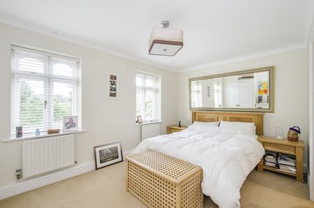 5 bedroom semi-detached house to rent - Photo 4