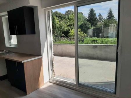 MAISON 2 CHAMBRES + BUREAU AVEC JARDIN - Photo 4