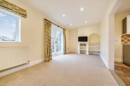 5 bedroom farmhouse in rural setting with off road parking, and lawned garden. - Photo 5