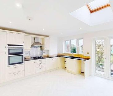 Chorley Road, Westhoughton, BL5 - Photo 1