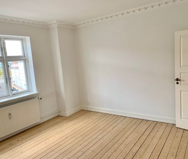 Charmerende lejlighed med klassisk stil i Øgadekvarteret - Photo 1