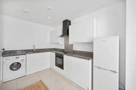 Price £415 pw - Available Now - Furnished - Photo 4