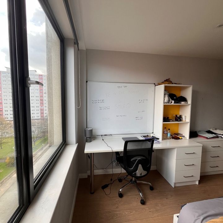 Studio Flat, Merchant Studios, G4 - Photo 1