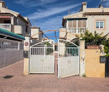 Alquiler de casa o chalet independiente en Urbanizaciones - Photo 3