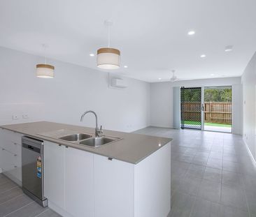 AN INVITING FAMILY HOME!! - Photo 4