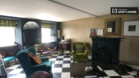 Large room in 3-bedroom house in Howth, Dublin - Photo 2